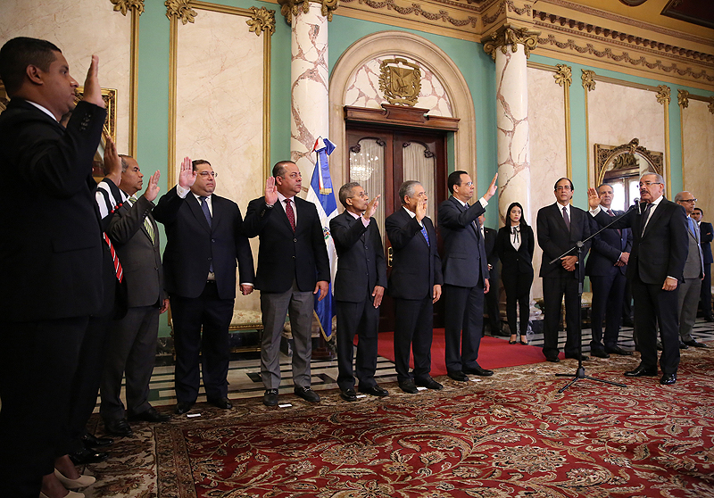 Danilo Medina juramenta nuevos funcionarios