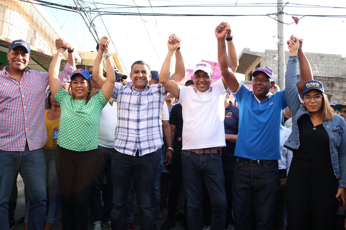 Luis Alberto logra apoyo del equipo político de El Cañero y Karen