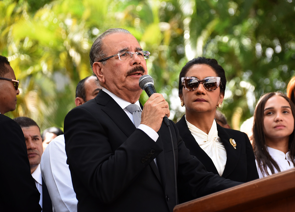 Danilo Medina: “Mis Visitas Sorpresa se deben a lo que aprendí con papá”