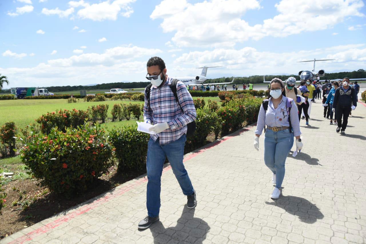 Estudiantes dominicanos ya están en el país