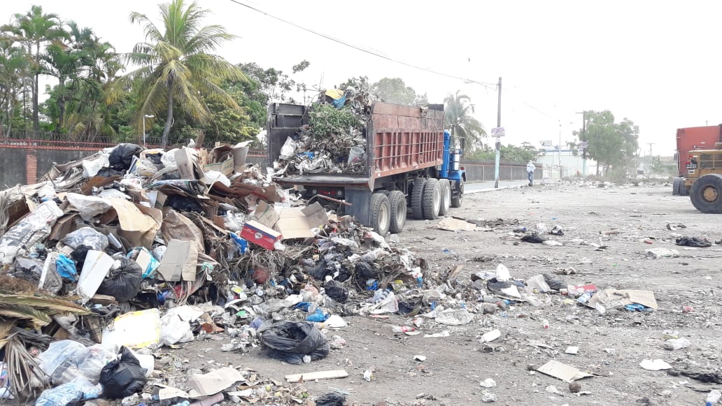 Alcaldía de Boca Chica realiza operativo de limpieza