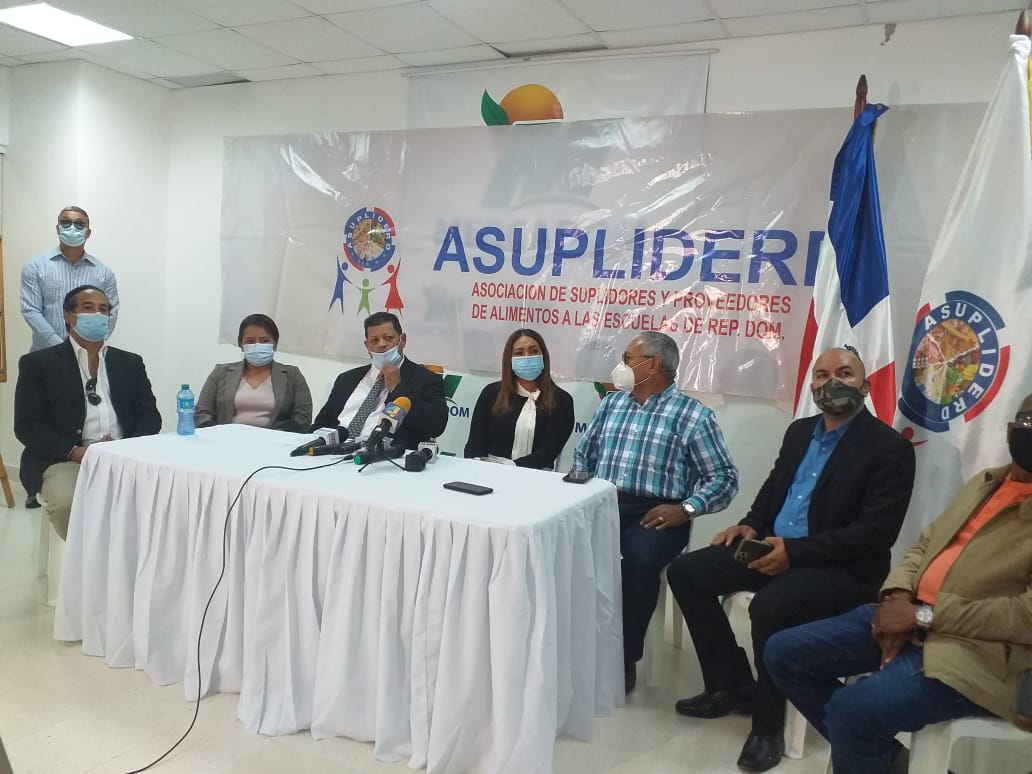 Suplidores reclaman pago adeudado