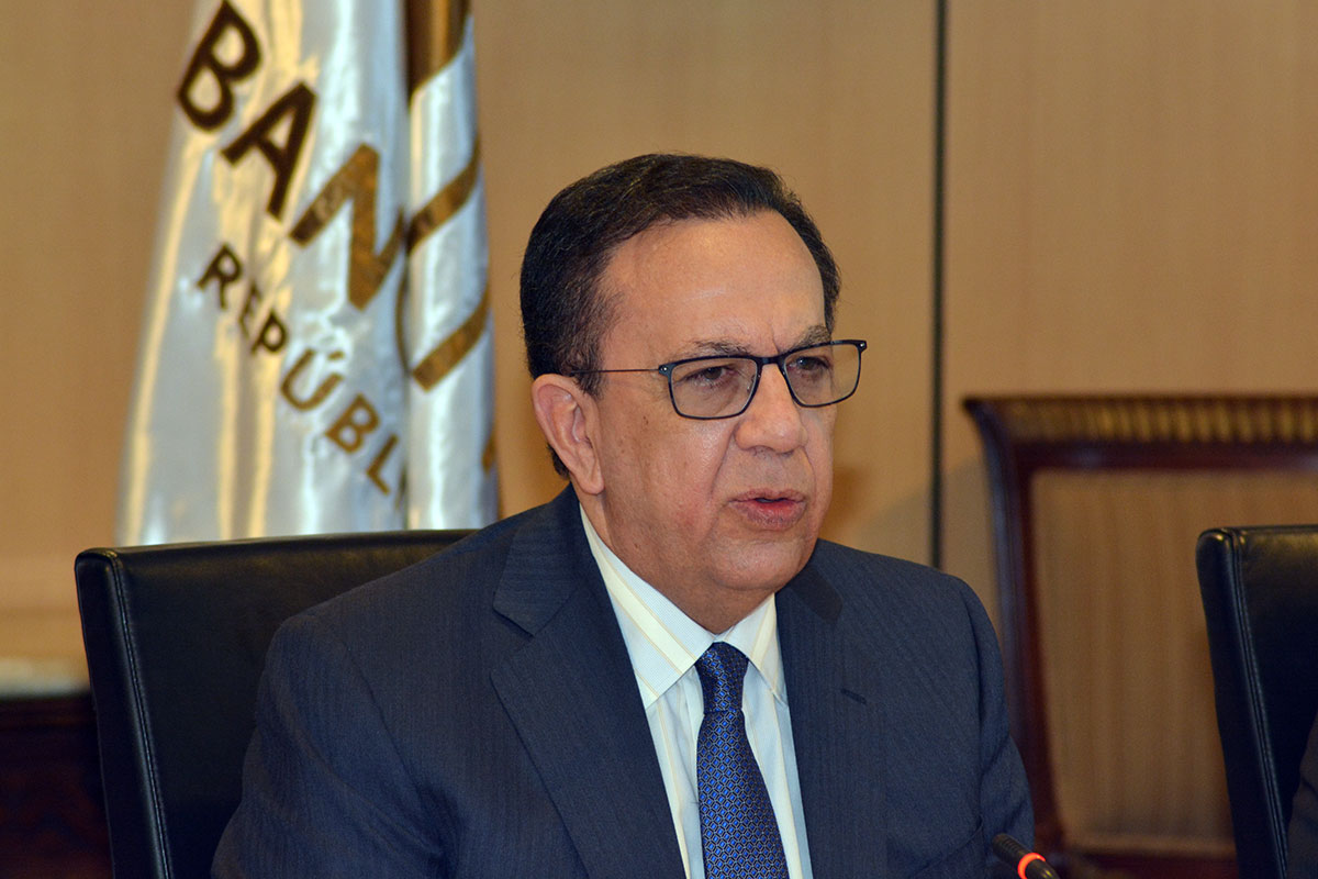 Luis Abinader ratifica a Héctor Valdez Albizu como gobernador del Banco Central