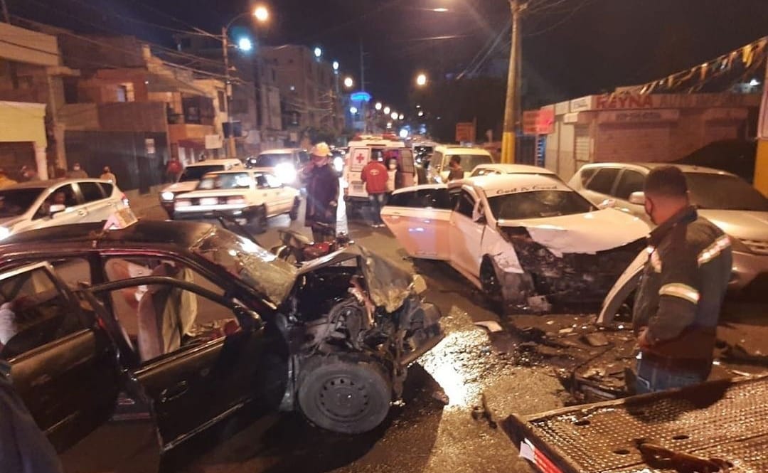 6 personas resultaron heridas en accidente en avenida Sabana Larga