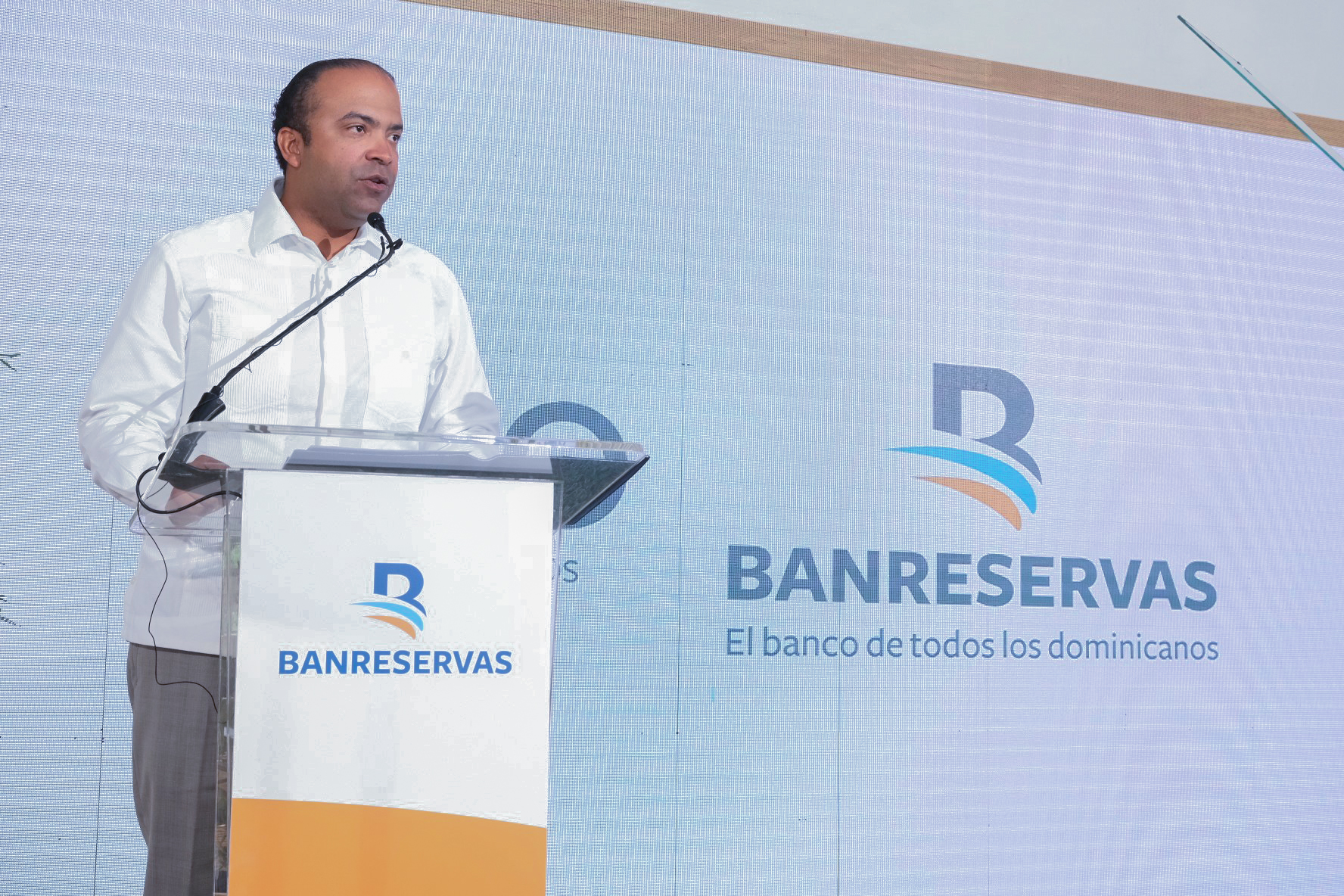 Banreservas apoyará productores de arroz