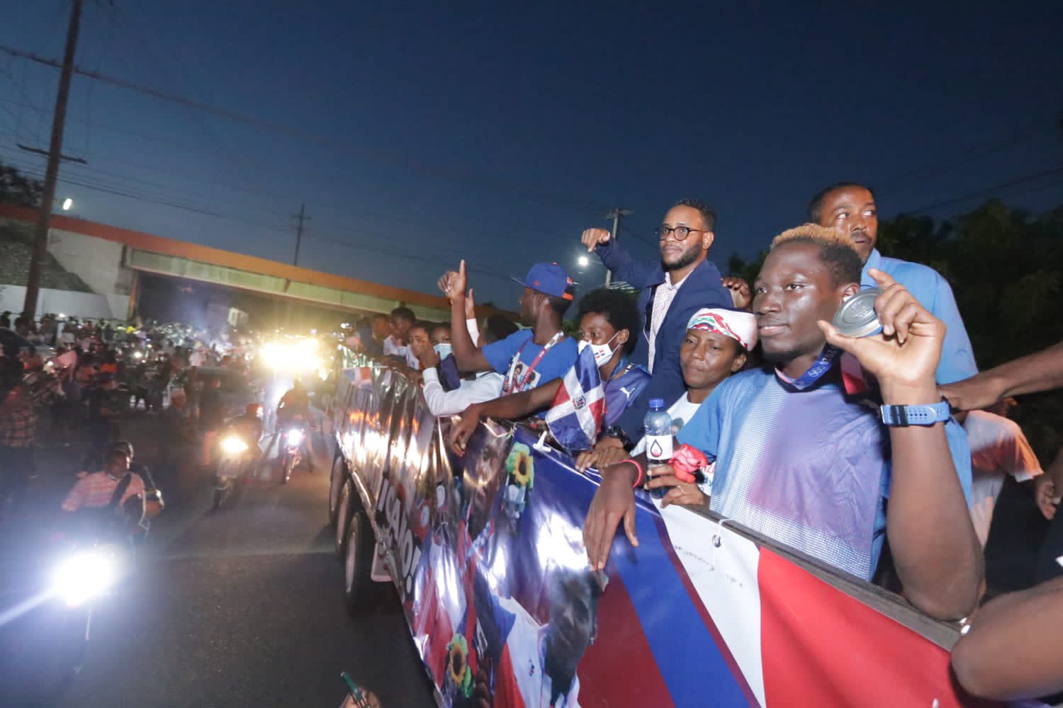 Los dominicanos ofrecen un gran recibimiento a sus medallistas olímpicos