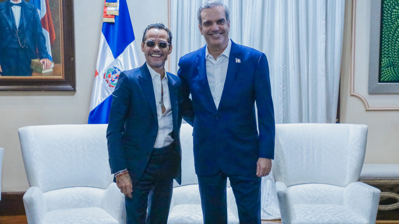 Marc Anthony estudia inversiones en el Caribe con el presidente dominicano