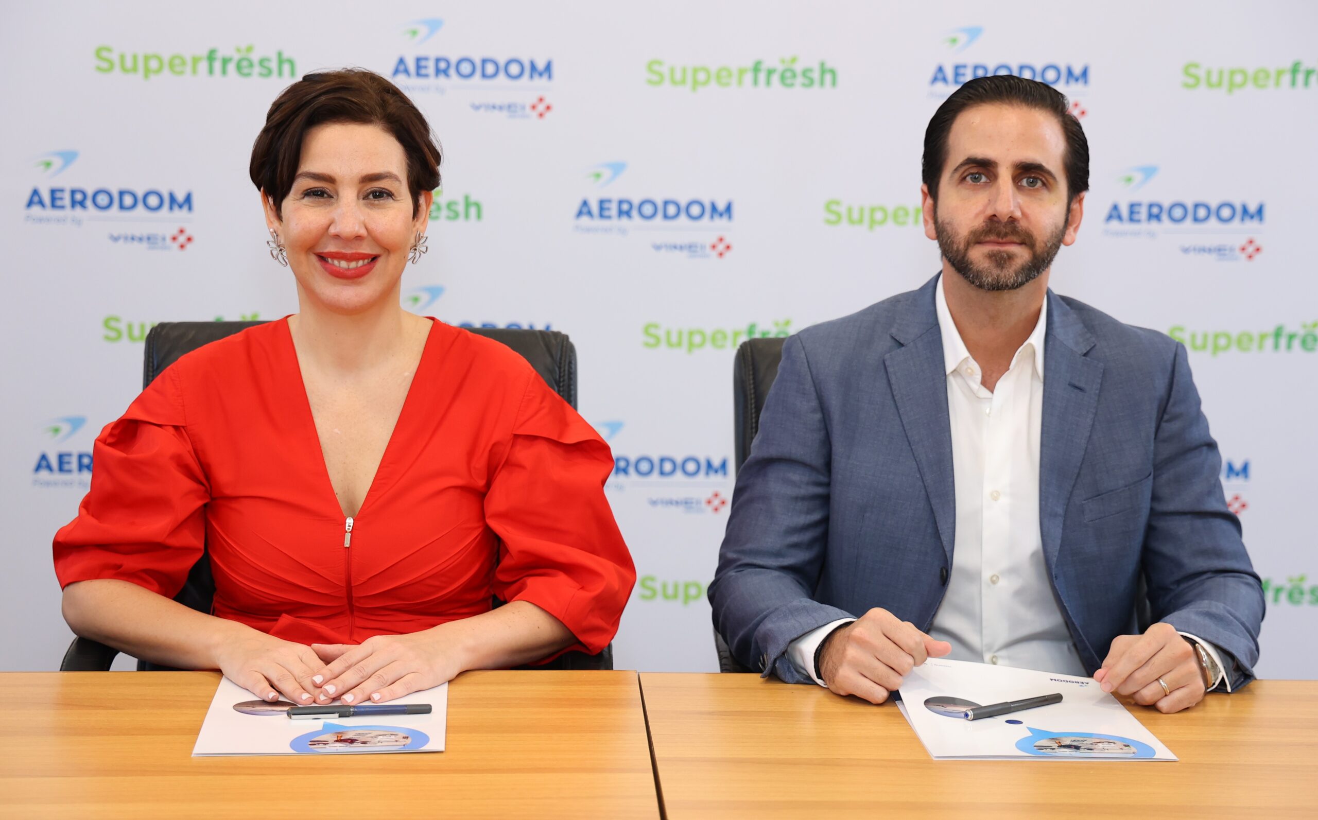 AERODOM y SuperFresh Group firman acuerdo