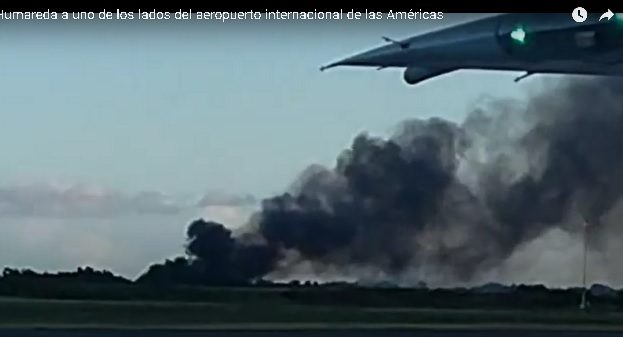 Cae avión en el Aeropuerto Internacional Las Américas