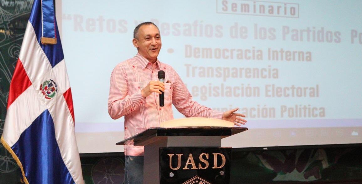 Adonis Martín muestra interés en dirigir Facultad de Ciencias Jurídicas y Políticas de la UASD