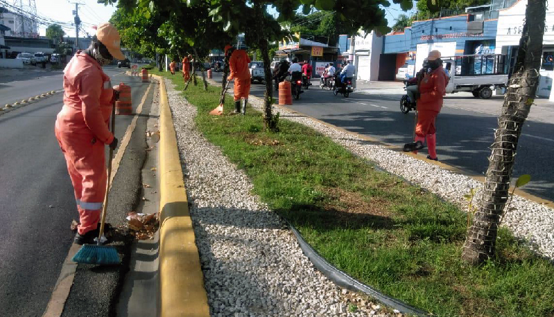 Todavía no pagan a los obreros del Ministerio de Obras Públicas