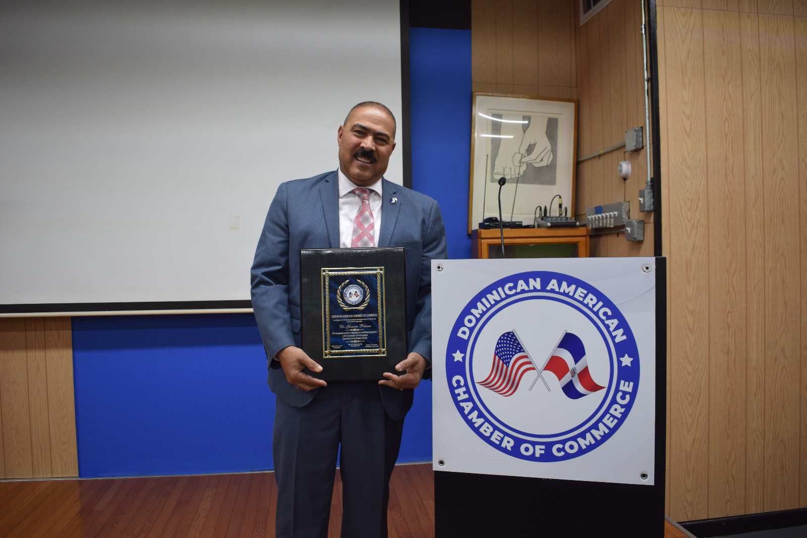 Cámara de Comercio Domínico-Americana reconoce a Yomare Polanco