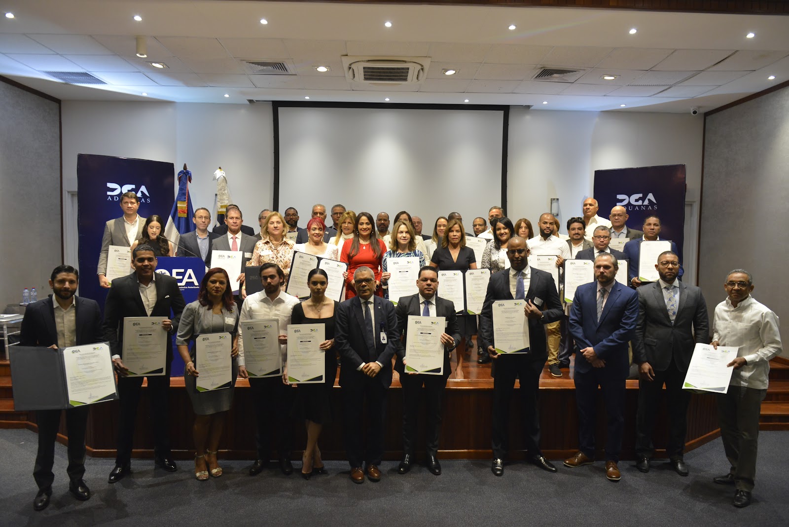 DGA certifica 58 empresas como Operador Económico Autorizado