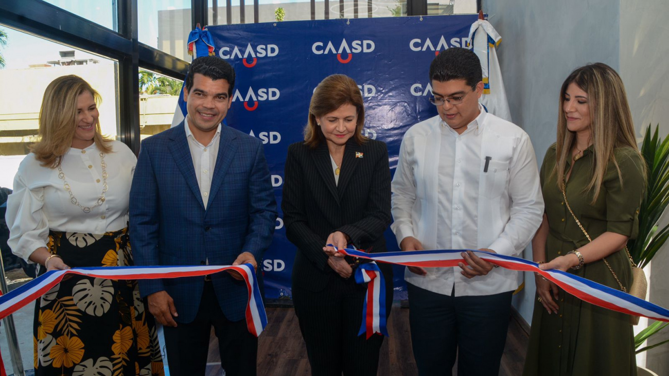 Vicepresidenta encabeza inauguración oficina comercial de la CAASD en Naco