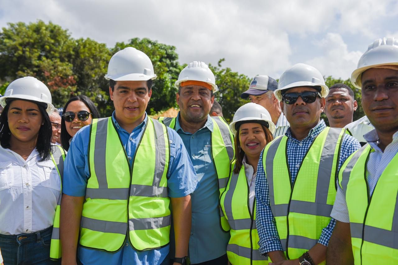 Programa de saneamiento de cañadas CAASD impacta a miles de familias