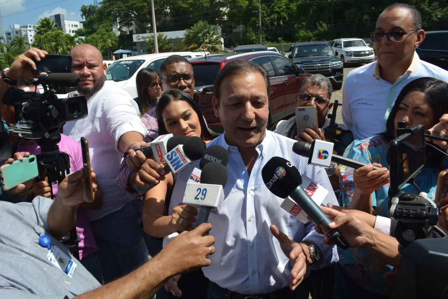 Abel Martínez gana consulta popular PLD