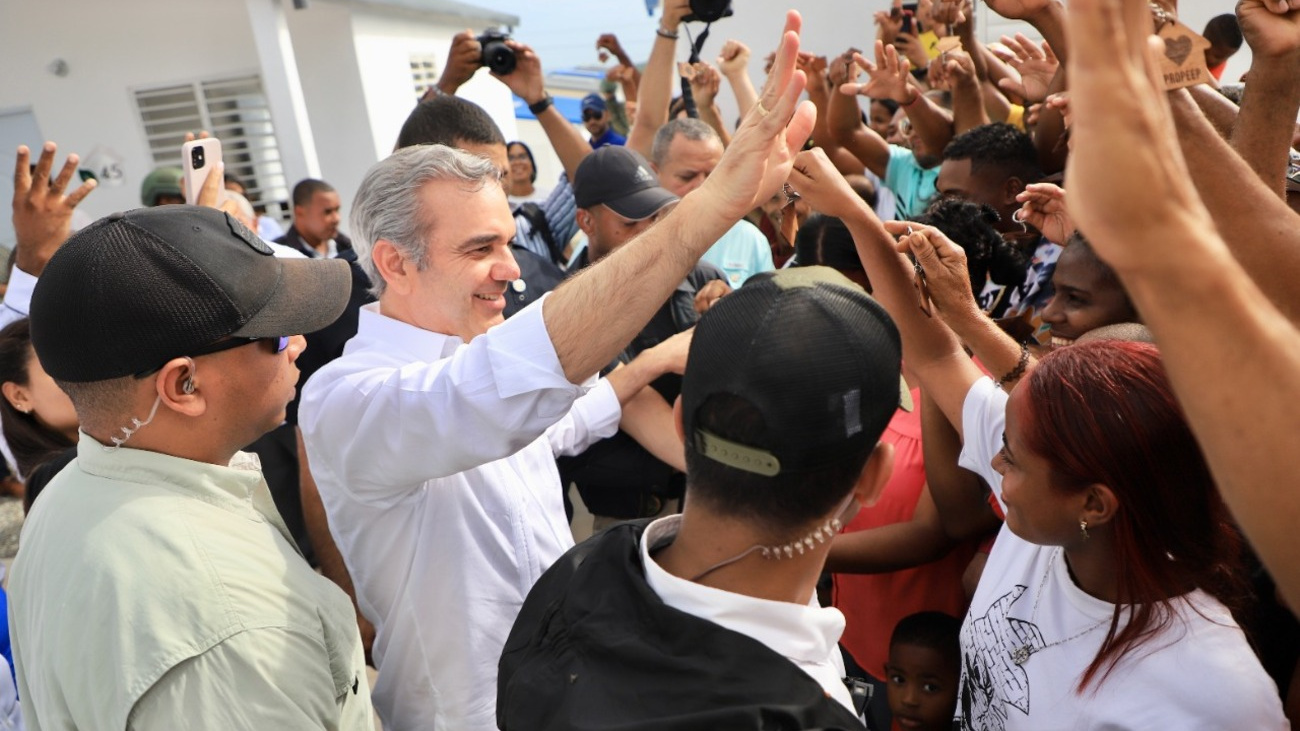 Presidente Abinader inaugurará escuela y liceo en SDE