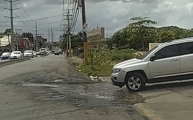 Munícipe de Santo Domingo Este reporta hoyo