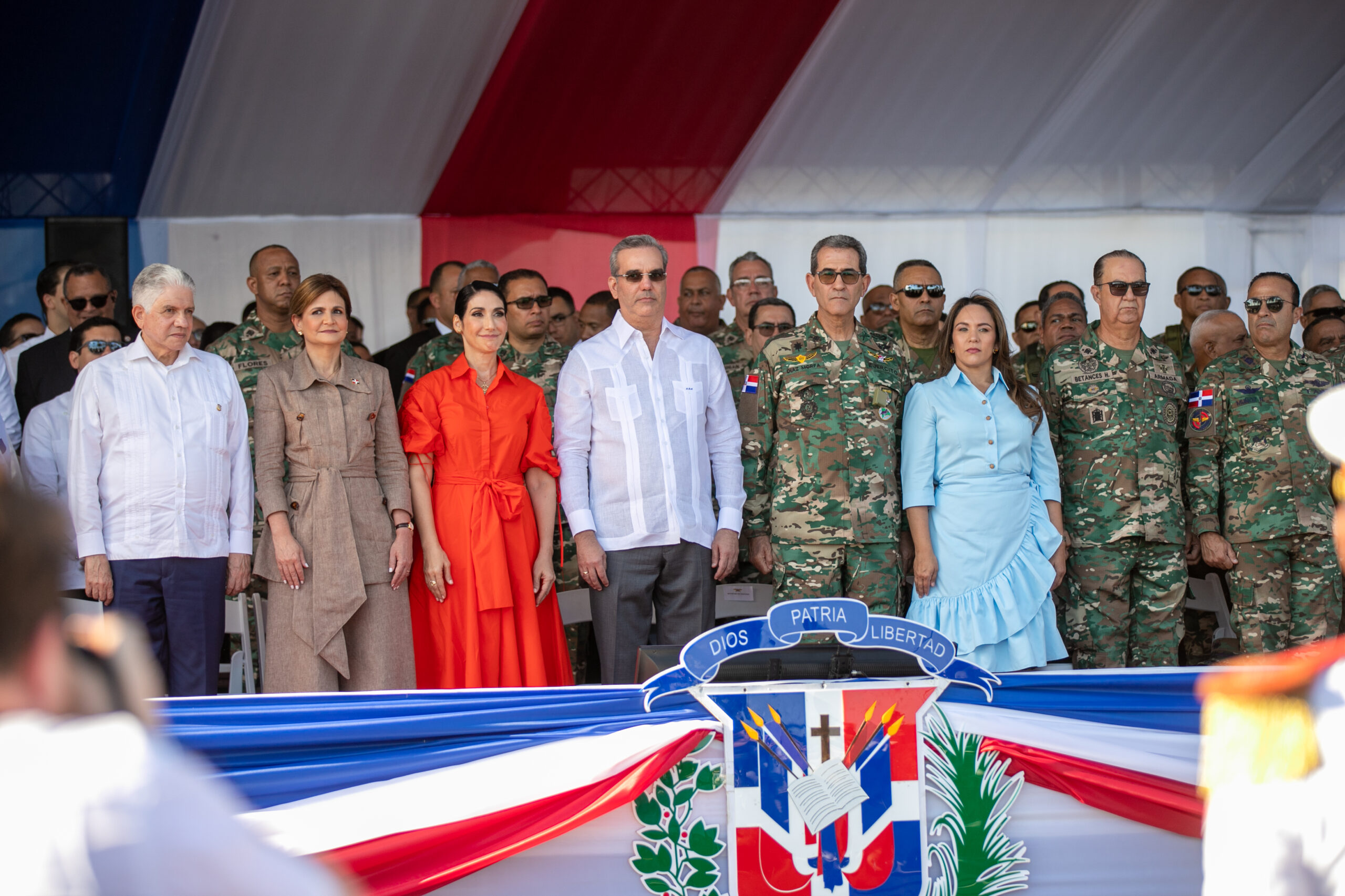 Presidente Abinader encabeza desfile militar