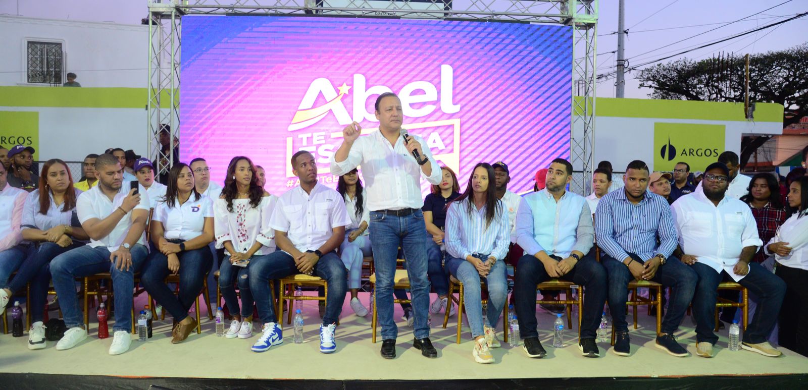 Abel Martínez elaborará su plan de gobierno sustentado en las necesidades de la gente