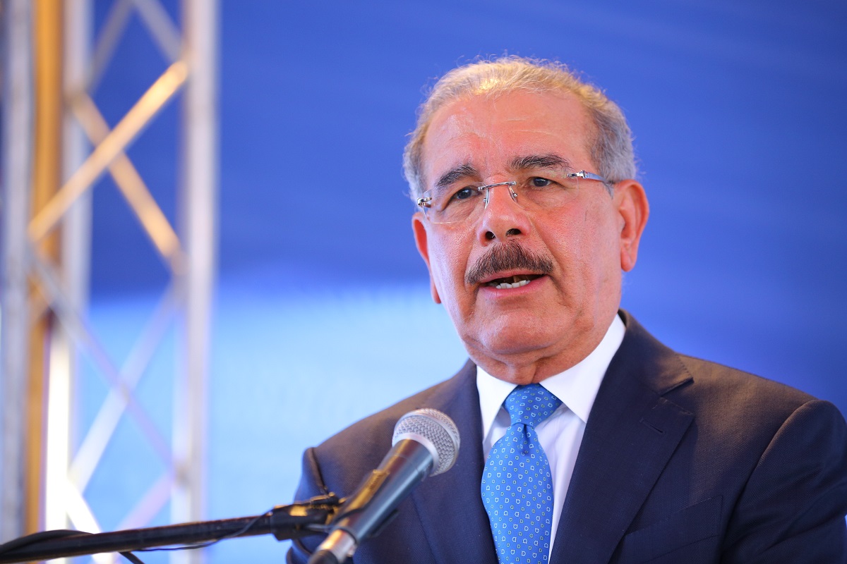 Danilo Medina regresa al país