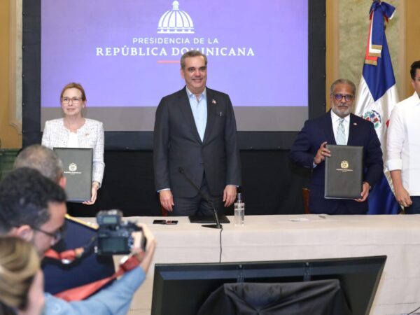 República Dominicana y Canadá firman nuevo acuerdo de transporte aéreo