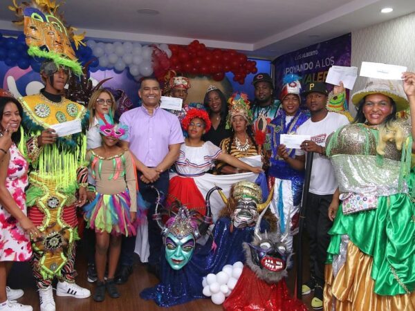 Fundación Soñando Despierto patrocina carnavaleros SDE