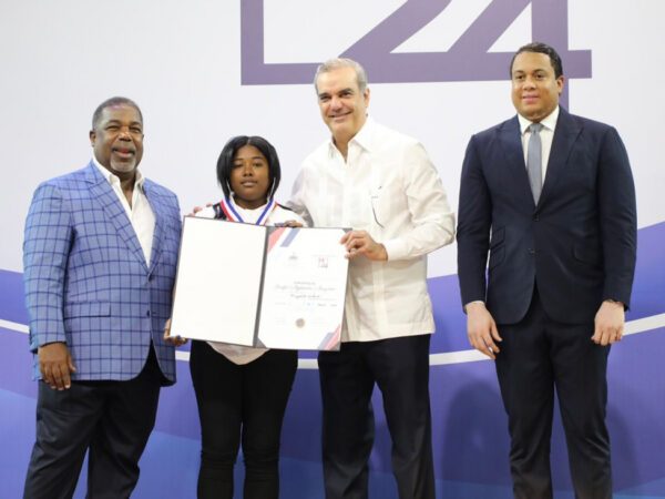 Presidente asegura programa “Oportunidad 14-24” está transformando la vida de jóvenes