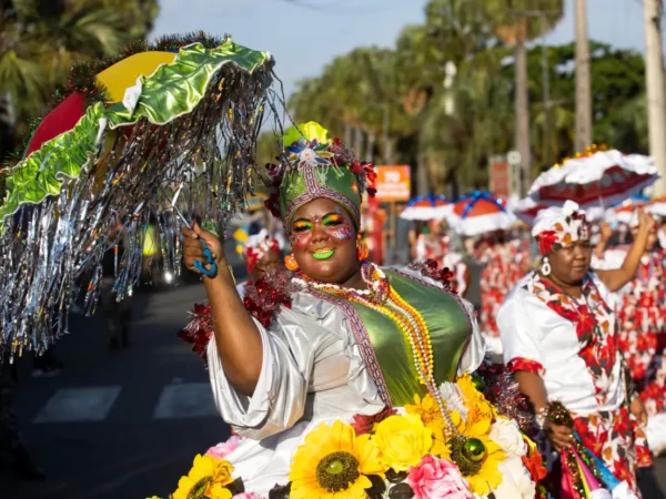 Santo Domingo celebra su desfile de carnaval