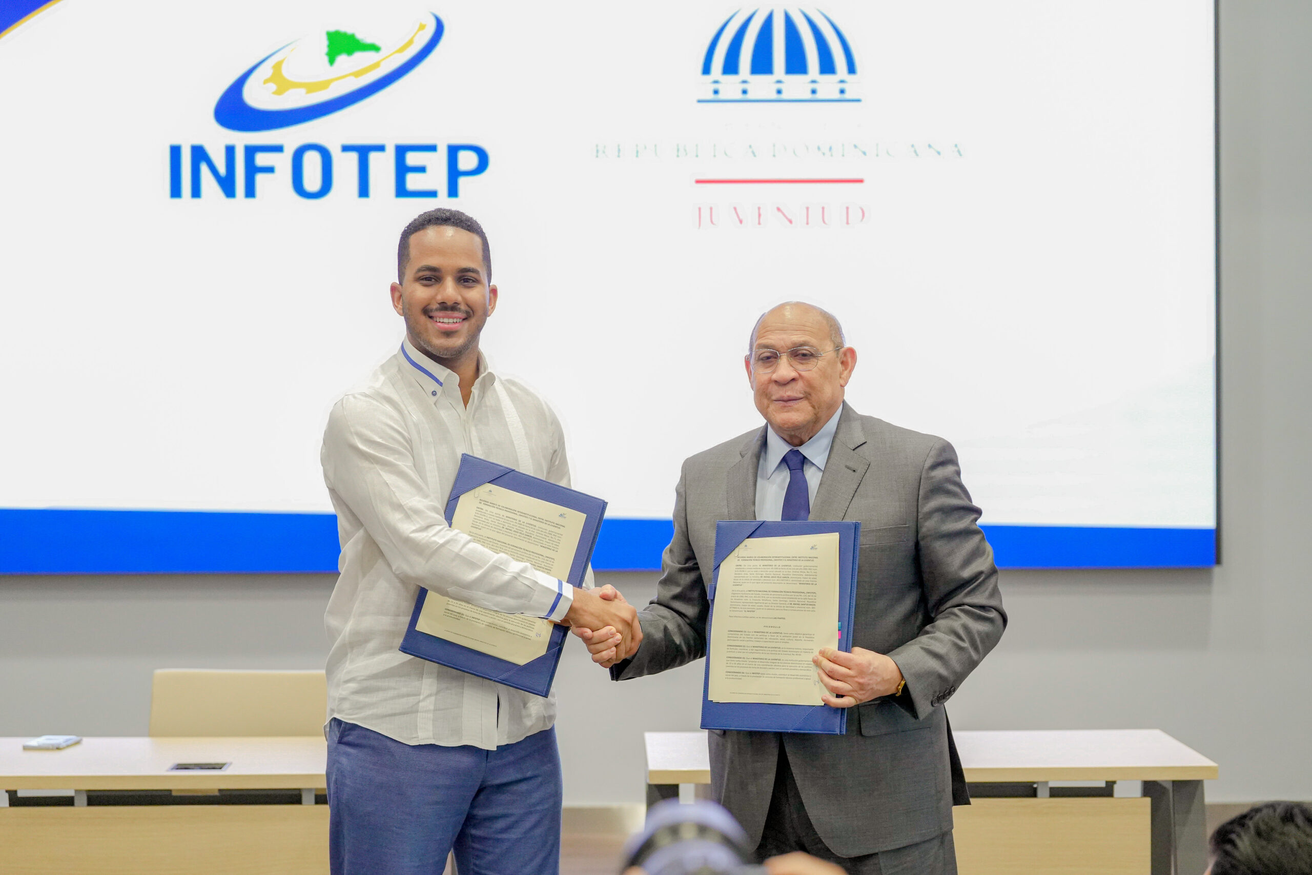 Ministerio de la Juventud y el INFOTEP firman acuerdo