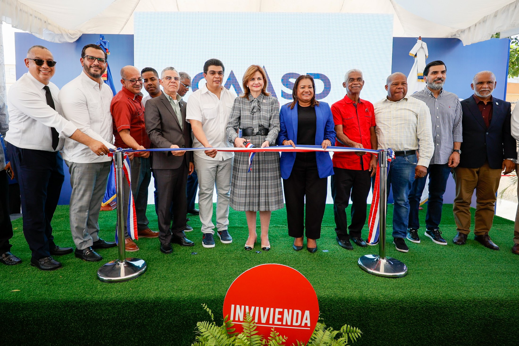 Vicepresidenta inaugura obra de drenaje sanitario