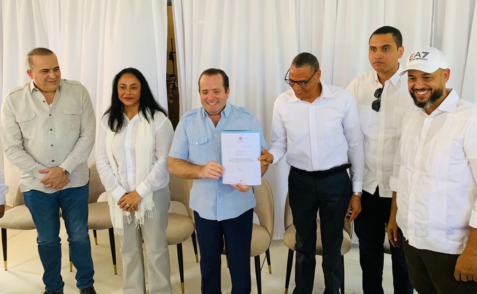 Paliza entrega aporte para remozamiento de la Parroquia Nuestra Señora de la Altagracia de Nagua