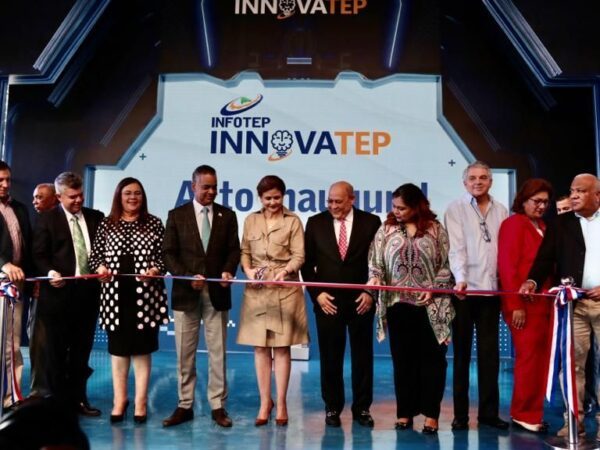 Vicepresidenta inaugura feria INNOVATEP