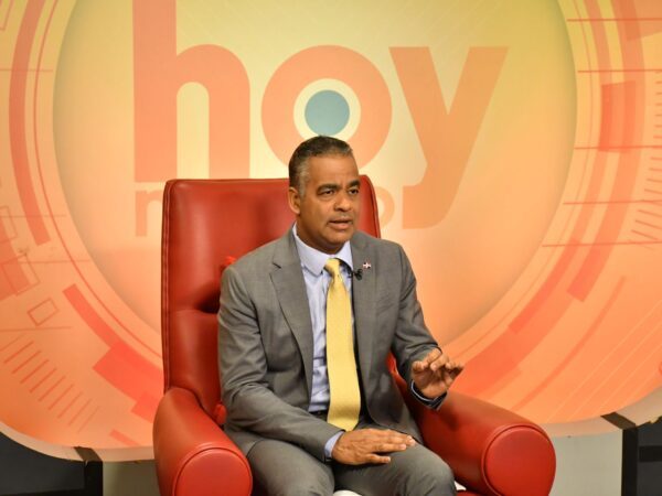 Ministro anuncia fecha inauguración primera etapa del teleférico de Los Alcarrizos