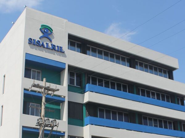 SISALRIL recibe premio