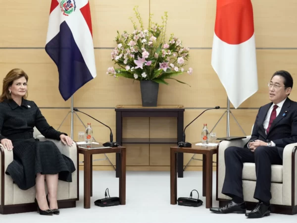 Vicepresidenta dominicana se reúne con el primer ministro japonés