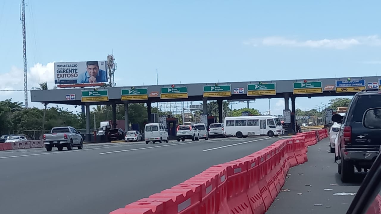 Caos en el peaje de la autopista Las Américas