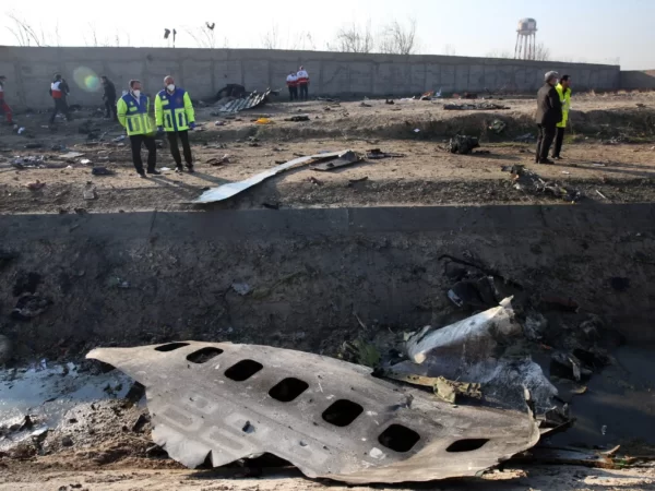 Irán condena a 10 militares por el derribo de avión ucraniano