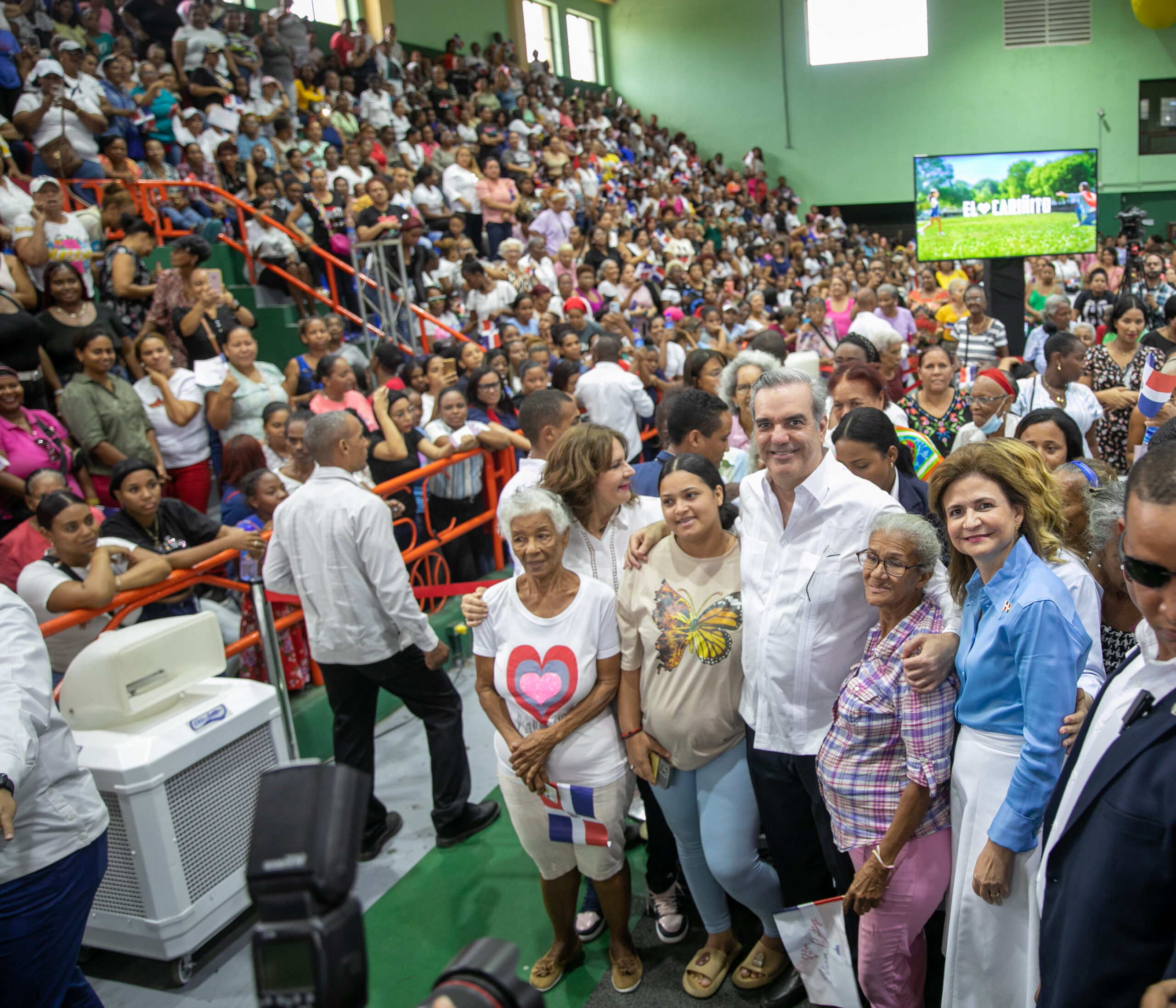 Presidente Abinader anuncia bono