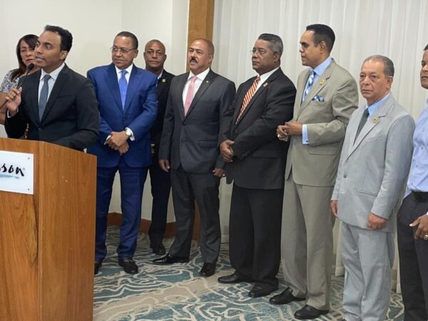 Ismael Reyes juramenta a Yomare Polanco como nuevo presidente federal del PDI en Estados Unidos