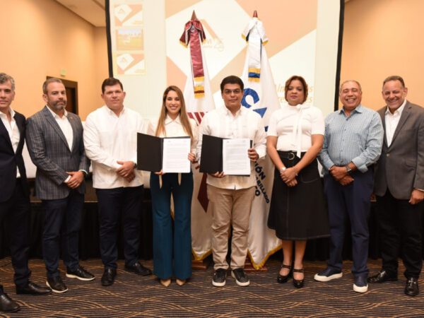 CAASD y ACOPROVI firman acuerdo