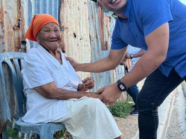 Elmin Noboa fue el único candidato presente en festividades navideñas