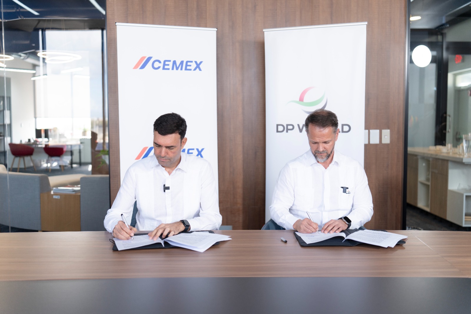 DP World y Cemex firman acuerdo
