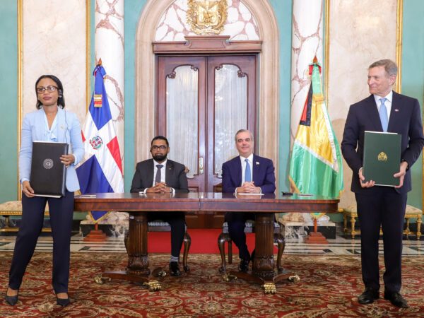 República Dominicana y Guyana construirán refinería