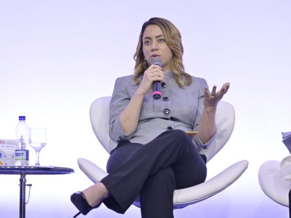 Directora de Supérate presenta acciones del programa social en Brasil