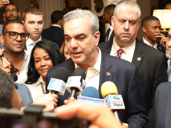 Presidente Abinader agradece a la comunidad dominicana en el exterior por su apoyo al país