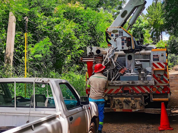 Edeeste mejorará servicio eléctrico en el distrito municipal La Cuaba