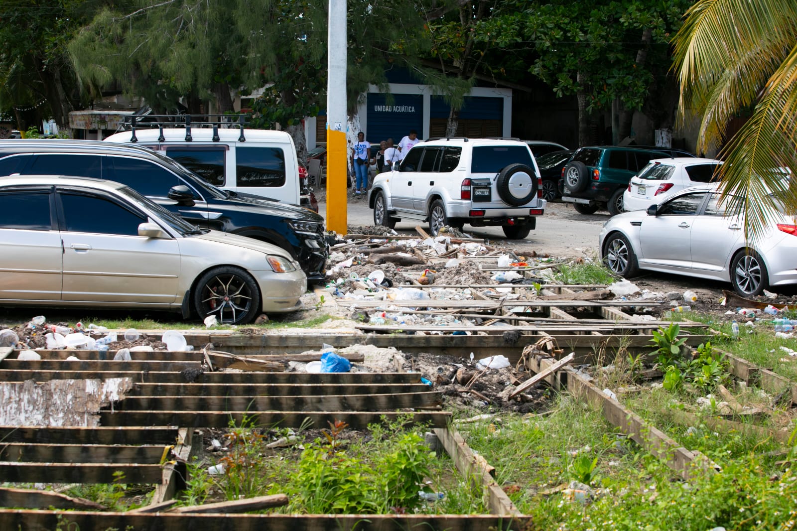 Solicitan prestar atención urgente a la Plaza de Vendedores de Boca Chica