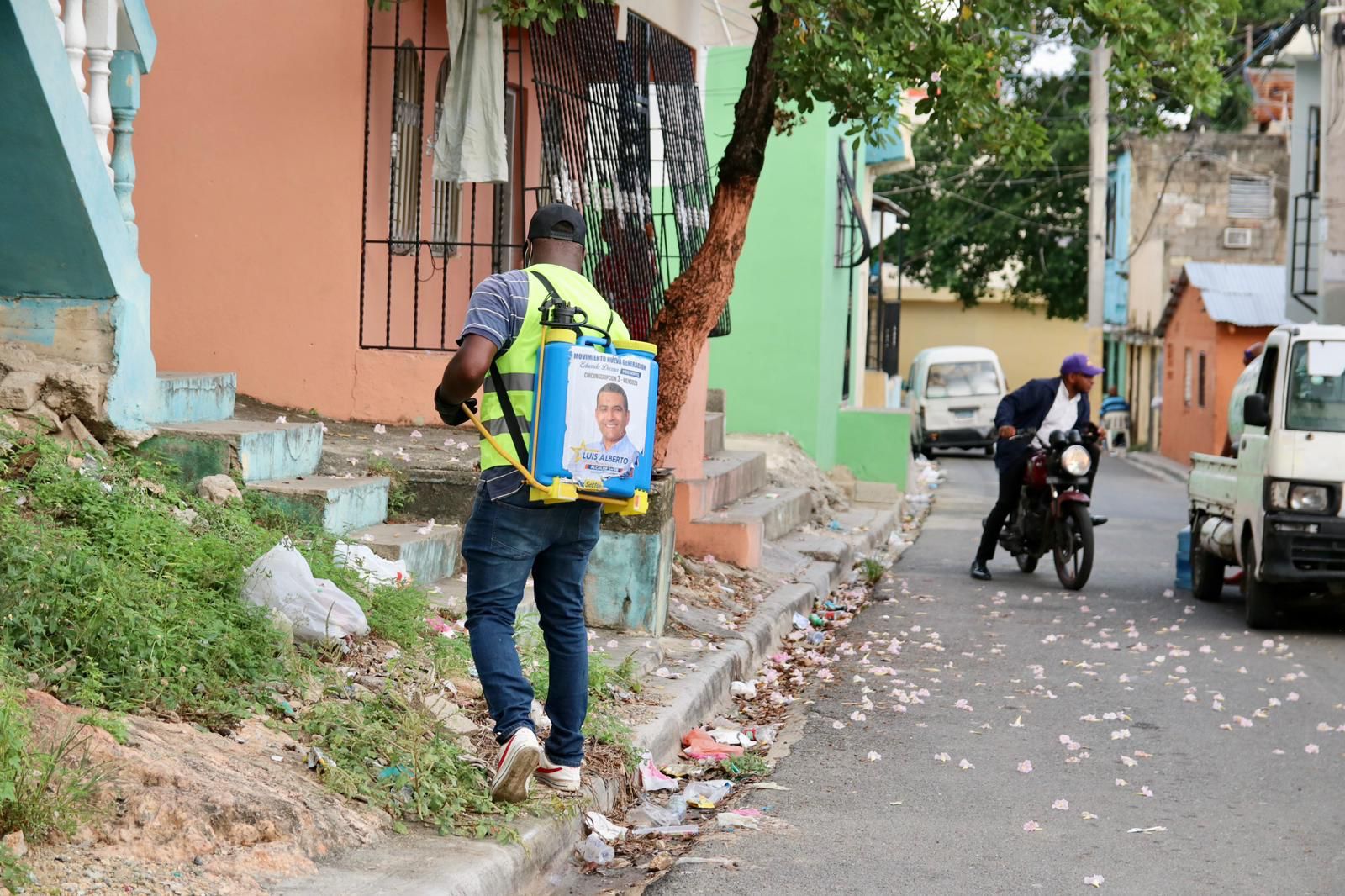 Luis Alberto intensifica operativos de fumigación en respuesta al descontrolado brote de dengue