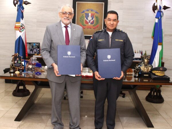 LIDOM y Policía Nacional acuerdan reforzar seguridad dentro y fuera de los estadios